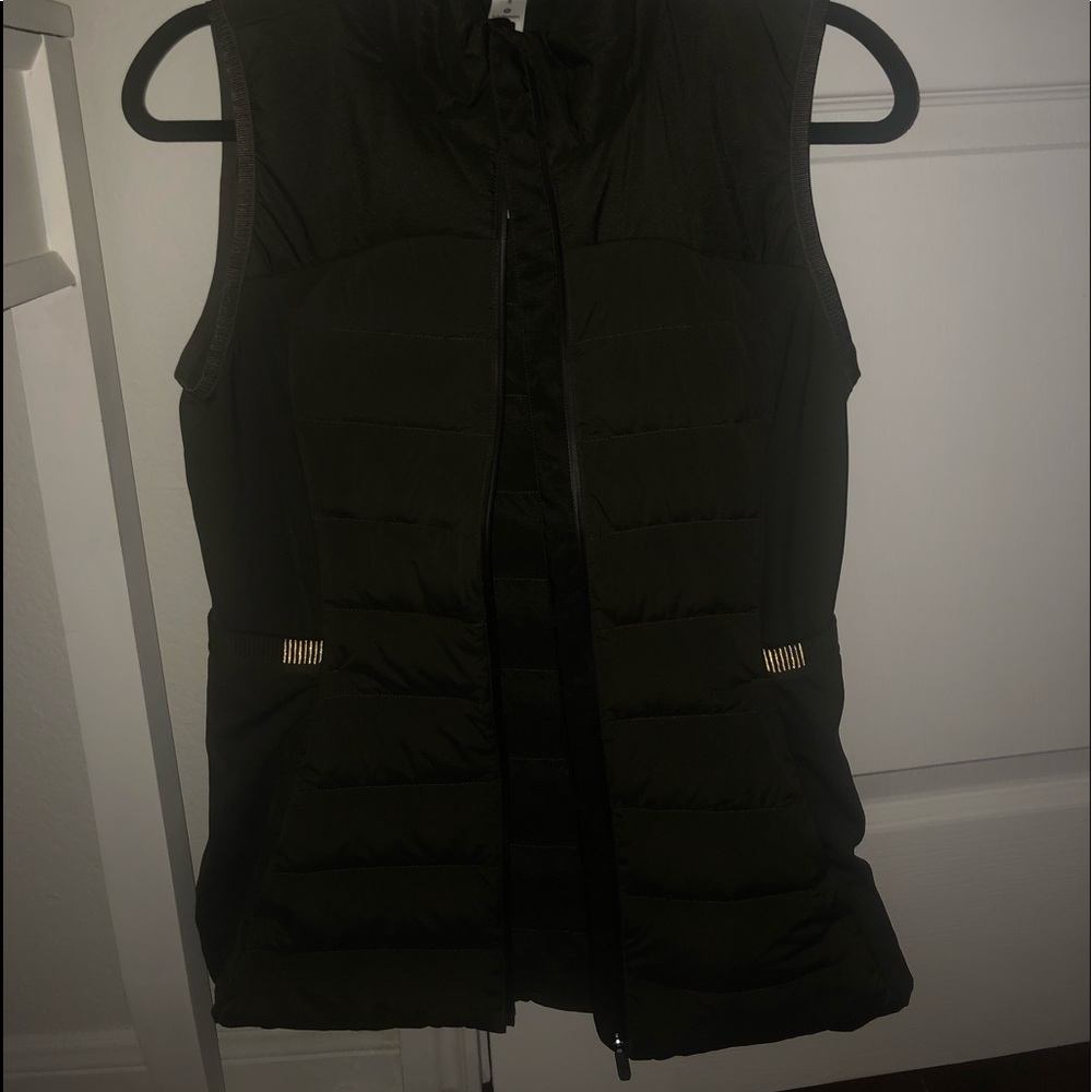 LULU LEMON WINTER VEST! SIZE 8
